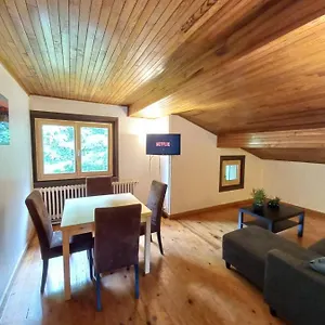 Mansarde Dans Maison Avec Jardin En Bord De Piste, Vue Montagne Les Houches
